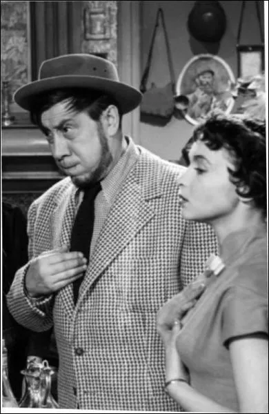 Fernandel jouait 6 r�les dans ce film de 1954 intitul� :