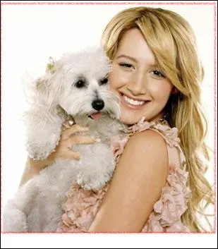 Quel est le deuxime prnom de Ashley Tisdale ?