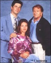 Dans la srie ' Les Cordier, juge et flic ' , quel est le mtier du troisime lment de la famille : la fille ?