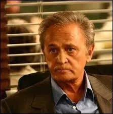 Quel est le prnom de la fille du commissaire Navarro ?