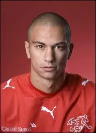 Qui est ce footballeur ?