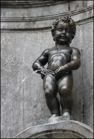 Un des symboles de la Belgique est un petit garon qui fait pipi, il s'appelle :