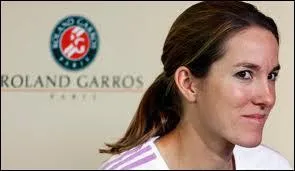 Quelle est sa surface de prdilection et son tournoi ftiche qu'elle a remport  quatre reprises ?