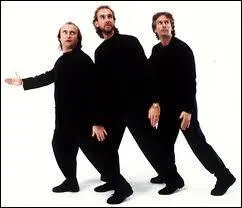 Quel groupe de rock britannique a notamment compt parmi ses membres, Phil Collins et Peter Gabriel ?