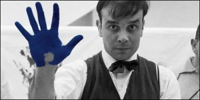Le peintre Yves Klein a inventé sa propre couleur.