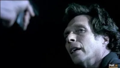 Saison 2 : Qui pointe son arme sur Alex ?