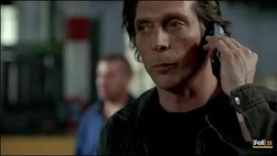 Saison 2 : Quelle personne Alex appelle-t-il ?