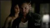 Que fait Alaric  la fin de l'pisode ?