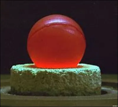 Lors d'une explosion en atmosphère, que devient le plutonium contenu dans la bombe ?