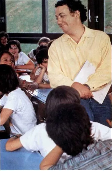 Quel nom porte-t-il dans ' Le Matre d'Ecole' ?