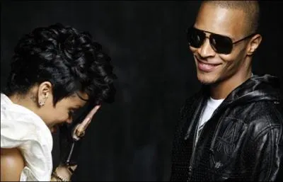 Le single 'Live your life' en collaboration avec le rappeur T. I. reprend le sample du clbre tube de l't ...