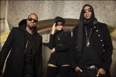 2009 : Nouvelle coupe pour Rihanna aprs avoir t agresse par Chris Brown, elle collabore sur 'Run this town' avec les clbres rappeurs amricains ...