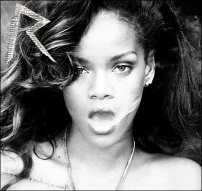 Fin 2011 : nouveau numro 1 pour Rihanna qui caracole en tte des ventes avec 'We found love', premier extrait de son sixime album intitul :