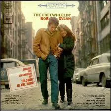 Qui est la jeune femme  son bras, sur la pochette de l'album de 1963 'The freewheelin' Bob Dylan' ?