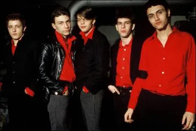 Ils ont chant ( avant Quentin Mossiman) , ' Cherchez le Garon'.