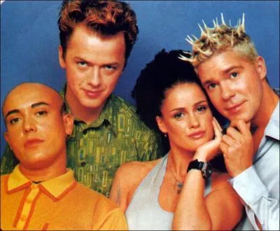 Quelle chanson tait chant par le groupe Aqua dans les annes 90 ?