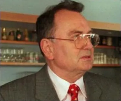 Cet entrepreneur a fait rver toutes les femmes avec ses produits de beaut. Il nous a quitts  79 ans le 26 dcembre 2009.