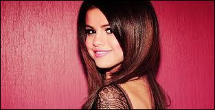 Quel est le nom complet de Selena Gomez ? (difficile)