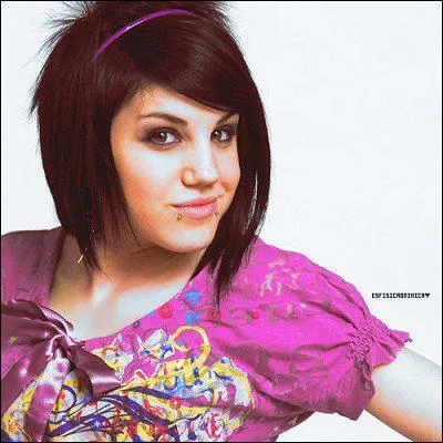 De qui Paula est-elle tombe enceinte ?