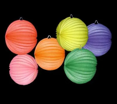 En quelle matière sont fait ces objets colorés ?