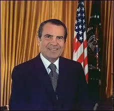 Quel prsident dmissionne en 1974  la suite du scandale du Watergate ?