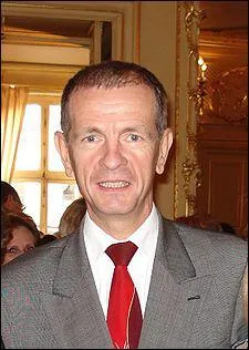 Pour quelle proposition de loi le snateur divers droite de la Moselle Jean-Louis Masson est-il connu ?