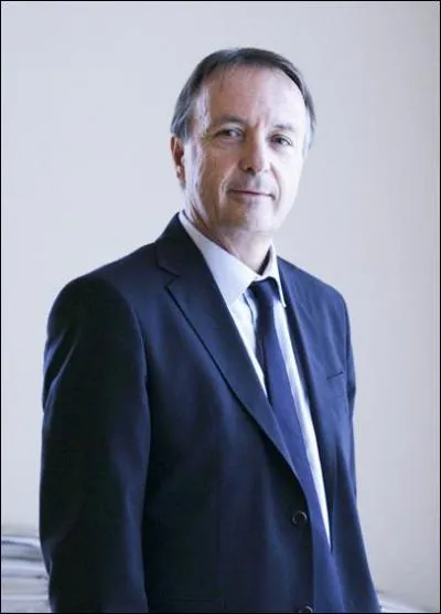 Jean-Pierre Bel, le prsident du groupe socialiste au Snat, n'a jamais t :