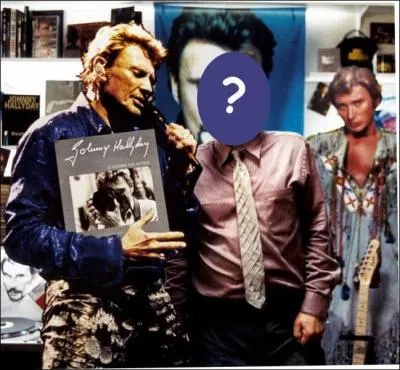 Qui est avec Johnny Halliday ?