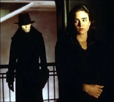 Dans quel film d'Alex Proyas avec Jennifer Connelly, des hommes en noir peuplent-ils une ville continuellement plonge dans l'obscurit ?