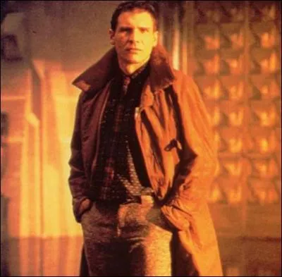Dans quel film futuriste Harrison Ford tombe-t-il sous le charme d'une 'rplicante' (une femme-robot) ?
