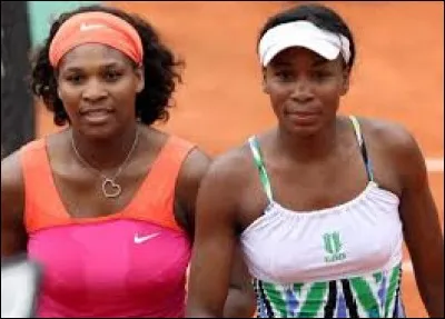 Combien de titres du grand chelem en simple et en double les soeurs Williams (Venus et Serena) totalisent-elles fin 2017 ?