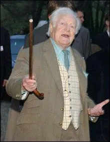 Maurice Druon est adapt pour la tl , c'est :