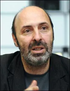 Ralisateur, acteur, producteur et scnariste n le 4 septembre 1961, connu notamment pour 'L'Auberge espagnole', 'Les Poupes russes', 'Paris', 'Un air de famille', 'Ma part du gteau'