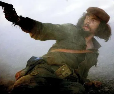 Quel film raconte les dbuts d'une grande figure rvolutionnaire ?