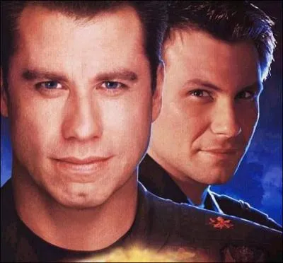 Dans quel film de John Woo vole-t-il deux bombes nuclaires au nez et  la barbe de son collgue, incarn par Christian Slater ?