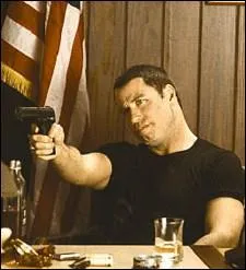 Dans quel film de John McTiernan joue-t-il aux cts de Samuel L. Jackson et de Connie Nielsen ?