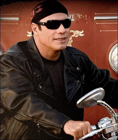 Dans quel film incarne-t-il un motard improvis pris de libert ?