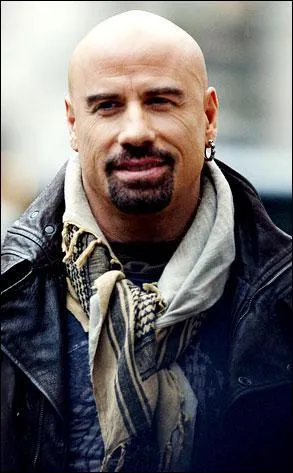 Dans quelle production Besson incarne-t-il Charlie Wax, agent des services secrets aux mthodes muscles ?