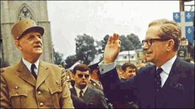 Quel Premier ministre accompagne Charles de Gaulle lors de sa visite au Qubec en 1967 ?