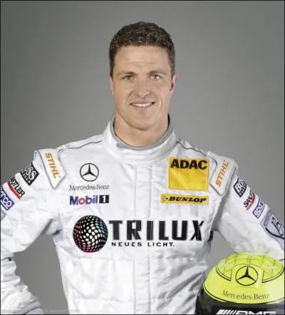 Il a particip  plus de 180 Grands Prix ... .