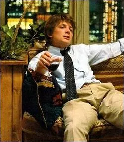 Dans quel film interprte-t-il un jeune idaliste plong dans l'enfer de la drogue et de l'alcool aprs son arrive  New York ?