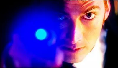 De quelle couleur est le tournevis sonique du Docteur depuis la saison 5 ?