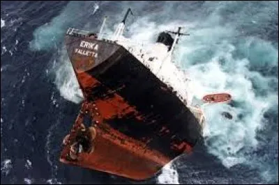 12 décembre 1999, l'Erika vient en remettre une couche sur les côtes bretonnes. Quelle compagnie avait affrété le bateau ?