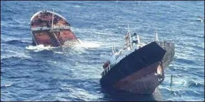 13 novembre 2002, quel pétrolier va couler au large des côtes de Galice et polluer du Portugal à la Bretagne ?