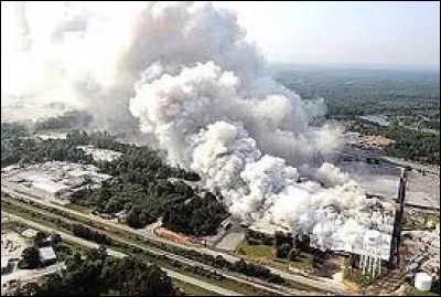 10 juillet 1976, un racteur chimique explose  Seveso en Italie. Un nuage de dioxine se rpand dans l'atmosphre. Combien fera-t-il de morts ?