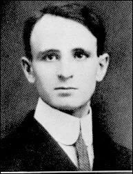 Journaliste pamphltaire, ami du fondateur de L'Action, il fonde 'Le Nationaliste' en 1904