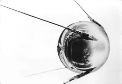 Par qui est envoy le premier satellite ? Et en quelle anne ?