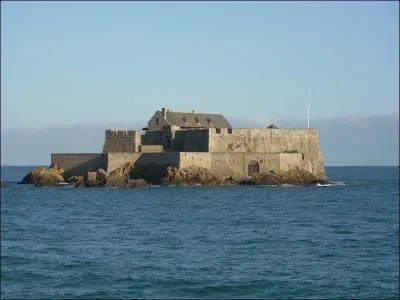 Le 'fort royal' devenu 'fort national' aprs 1789, a t construit par Vauban en...