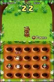 Qui distribue les cartes dans les mini-jeux ?