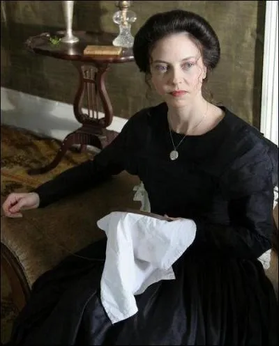 Dans quel film d'poque, adaptation d'une nouvelle de Charlotte Perkins Gilman, incarne-t-elle une femme victime d'hallucinations  force de regarder l'trange tapisserie jaune de sa chambre ?